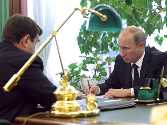 Владимир Путин и Игорь Левитин, июль 2011 года