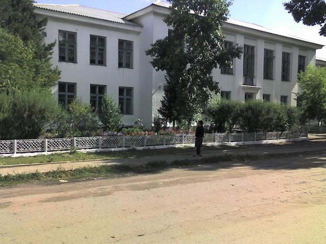 Школа N1 в Сарыг-Сепе