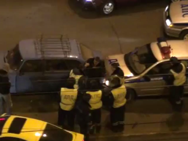 Полиция Томска заинтересовалась роликом в Сети, где гаишники избивают на улице угонщика