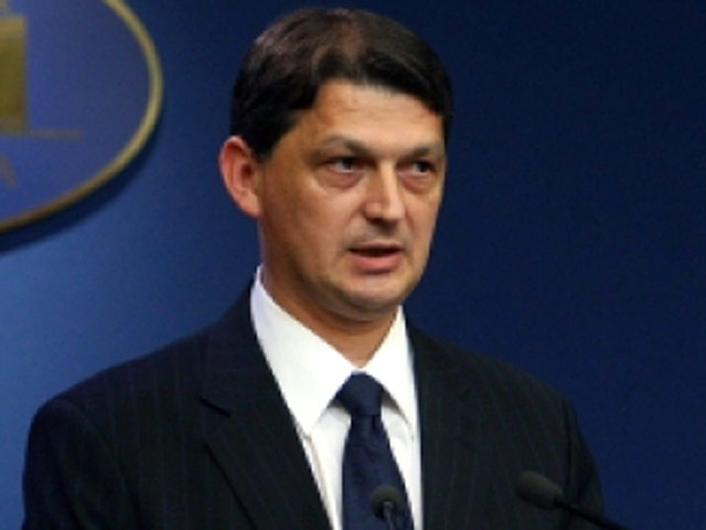 В среду министр внутренних дел Румынии Габриел Берка (на фото) отправил в отставку начальника полиции Бухареста Виорела Василе