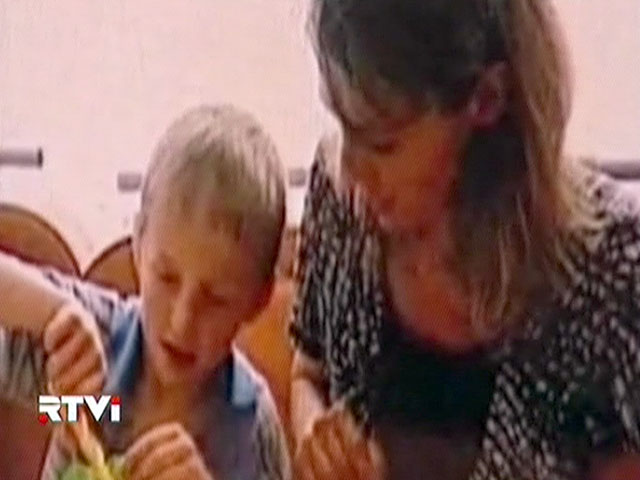 Бывшая приемная мать российского мальчика Артема Савельева американка Торри Хансен, отправившая его обратно на родину, должна будет выплачивать алименты на его содержание