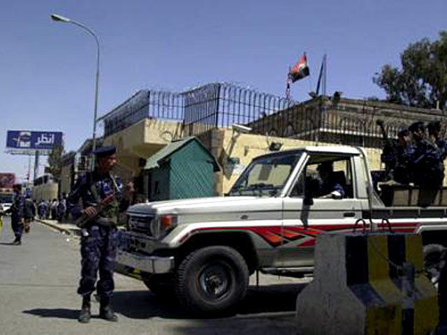 Авиация США в Йемене нанесла авиаудар по позициям "Аль-Каиды" в окрестностях южного города Эль-Бейда. По последним данным, убиты 23 боевика группировки