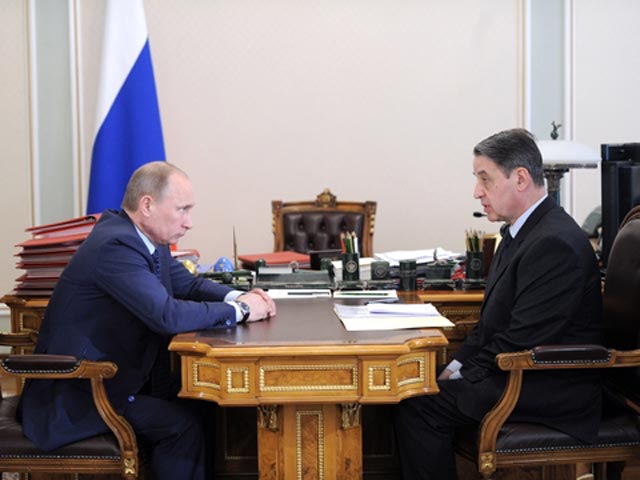 Владимир Путин и Александр Авдеев, 11 марта 2012 года