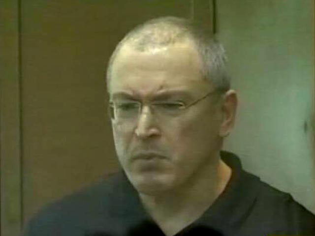 Бывший глава ЮКОСа Михаил Ходорковский, отбывающий срок в карельской колонии по обвинению в хищении и отмывании денег, рассказал о своем опыте общения с тюремными "стукачами"