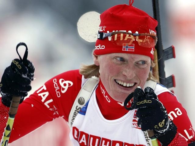 Трехкратная чемпионка мира по биатлону 2012 года норвежка Тура Бергер рассказала о том, что во время Олимпиады-2010 выступала с диагнозом меланома - самая опасная разновидность рака кожи