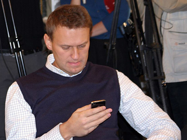 Блогера Алексея Навального и нескольких сотрудников его проекта "РосПил" вызывают в Главное управление МВД РФ по Москве по поручению столичной прокуратуры