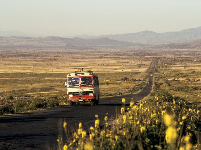 На юго-западе Эфиопии в результате нападения боевиков на пассажирский автобус погибли 19 человек