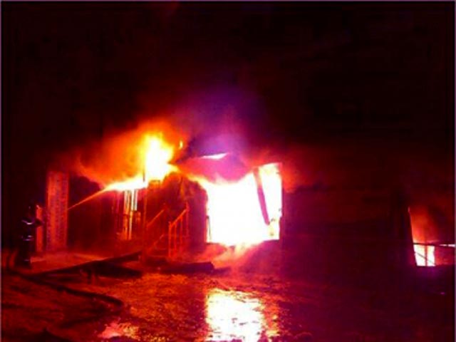 В результате пожара в жилом доме в подмосковном селе Нефедово, произошедшем около 01:30 утра среды, по уточненным данным, погибли двое детей