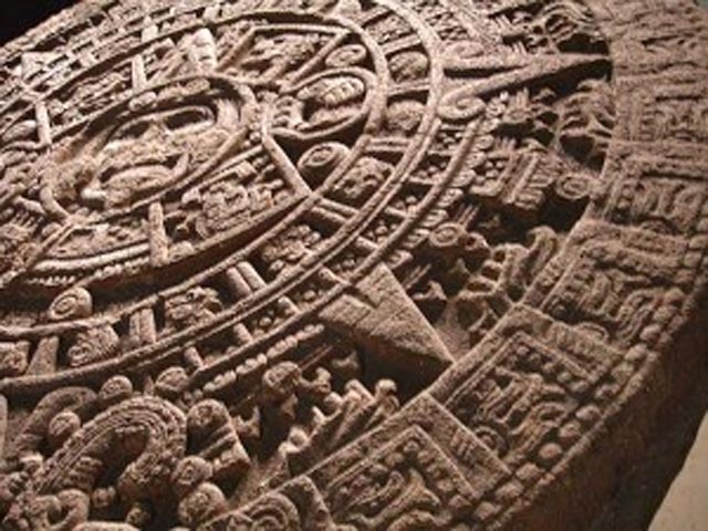 По календарю древних индейцев 21 декабря 2012 года закончится так называемый цикл длинного счета Эры Пятого Солнца, начавшийся в августе 3114 года до нашей эры. На этой дате календарь заканчивается