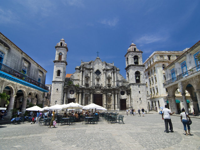 Кубинские диссиденты захватили католический храм в центральной части Гаваны, требуя, чтобы Бенедикт XVI встретился с ними и повлиял своим авторитетом на политическую ситуацию в стране