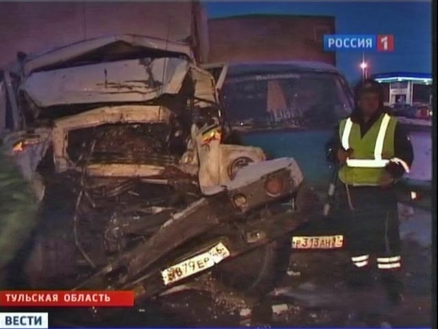 Число пострадавших в масштабном ДТП на 150-м километре федеральной трассы "Крым" в Ясногорском районе Тульской области, где накануне столкнулись 37 автомобилей, растет