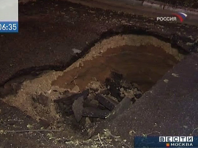 Провал грунта зафиксирован в Москве в районе МГУ