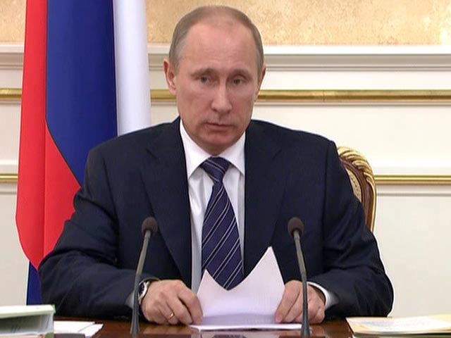 Премьер-министр РФ Владимир Путин на расширенном заседании коллегии Минздравсоцразвития пообещал врачам, что к 2018 году их зарплаты будут вдвое выше средних зарплат по экономике в регионе