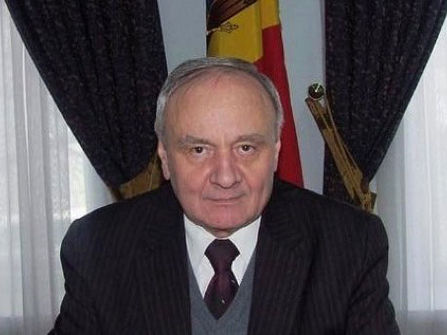 Молдавский парламент в пятницу избрал президентом страны 63-летнего председателя Высшего Совета магистратуры Николая Тимофти