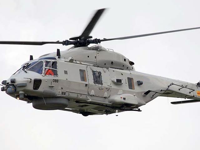 Спасатели, которые ведут на вертолетах поиск пропавшего военно-транспортного самолета ВВС Норвегии Hercules C-130, обнаружили металлические обломки