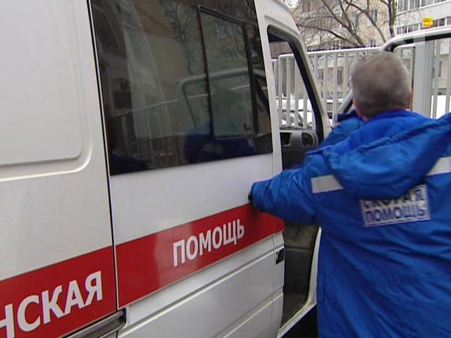 В Москве водитель, не поделивший дорогу со "скорой", избил медика битой