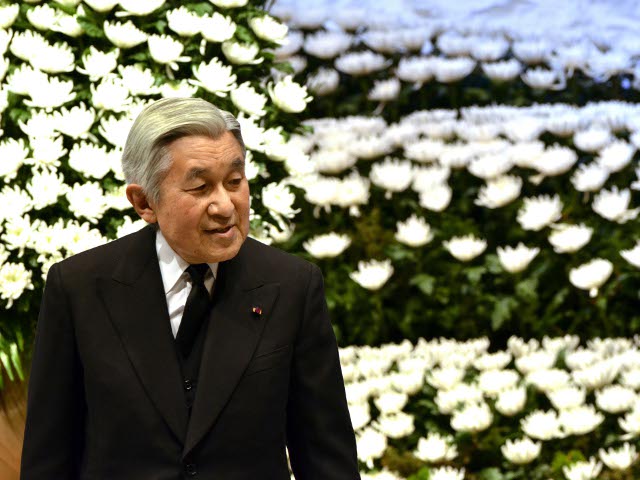Императору Японии Акихито сделана вторая операция по откачке жидкости из легких