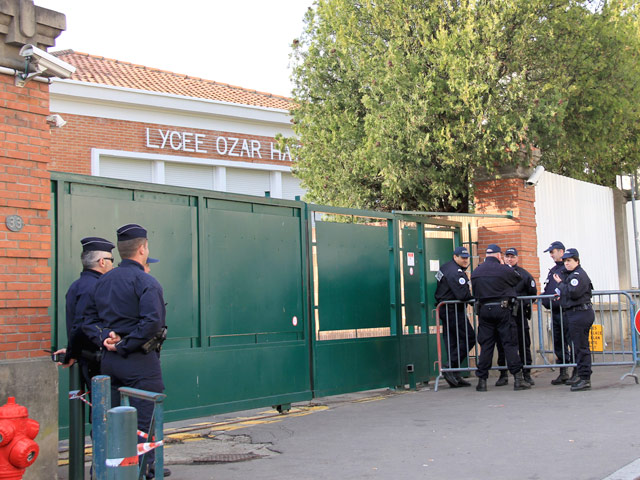 Французская полиция продолжает поиск убийцы, причастного к бойне на территории еврейской школы в Тулузе