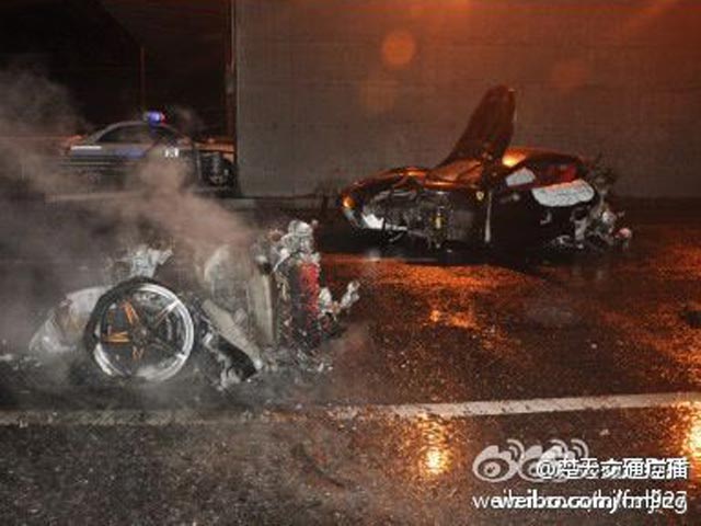 После крупной автоаварии с участием Ferrari в Пекине все упоминания в китайской блогосфере марки этой машины были запрещены, утверждают СМИ