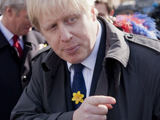 Мэр Лондона Борис Джонсон, претендующий на переизбрание на второй срок, подвергся критике со стороны своих политических соперников и интернет-пользователей за превращение служебного твиттера для ведения предвыборной кампании