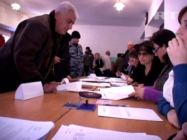 Южная Осетия выбирает президента республики - избирательные участки открылись в 08:00 по московскому времени и проработают до 20:00. Предварительные результаты будут оглашены в ночь на понедельник, 26 марта