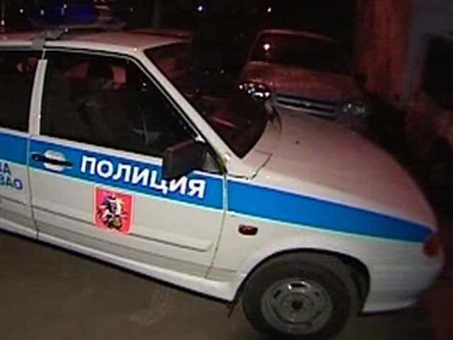 На востоке Москвы сотрудники полиции задержали сержанта вневедомственной охраны, который в ссоре из-за парковки своей машины ранил ножом врача "скорой помощи"