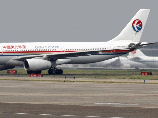 Самолет A-330 китайской авиакомпании China Eastern Airlines выкатился за пределы полосы в московском аэропорту "Шереметьево"