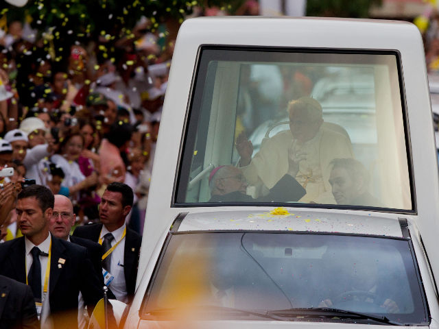 Визит Бенедикта XVI Мексику завершен, понтифик направляется на Кубу