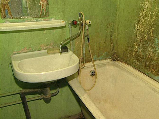 В ХМАО рецидивист утопил в ванной 3-летнюю падчерицу, чтобы она не капризничала