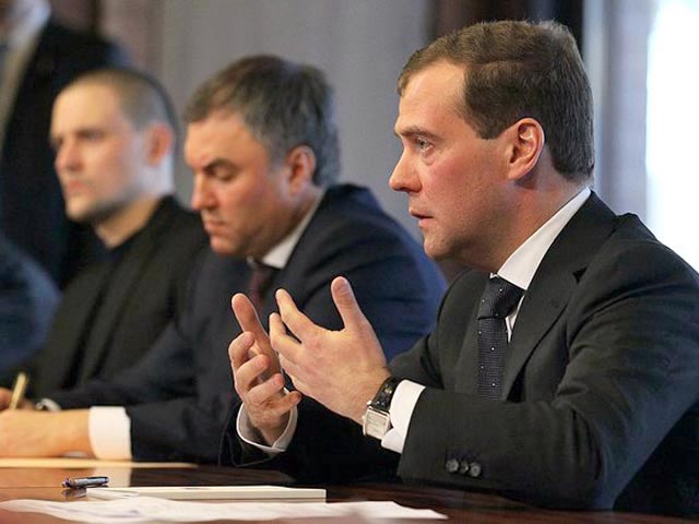 Сообщается, что с Медведевым, скорее всего, встретятся те же лица, что участвовали в первой беседе