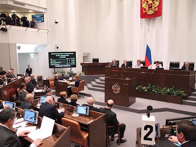 Совет Федерации одобрил закон "О политических партиях", разработанный по инициативе президента Дмитрия Медведева в рамках политической реформы