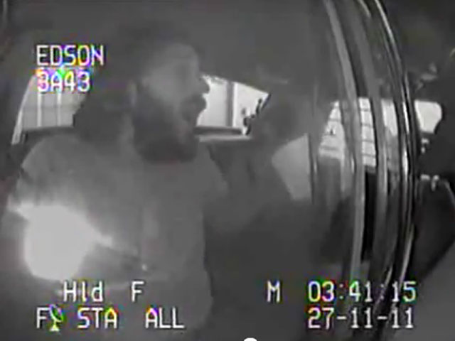 Шесть минут славы: канадец по дороге в участок в полицейской машине исполнил "Богемскую рапсодию"