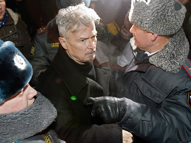 Оппозиционер Эдуард Лимонов задержан на Триумфальной площади во время очередного несанкционированного митинга "Стратегии-31"