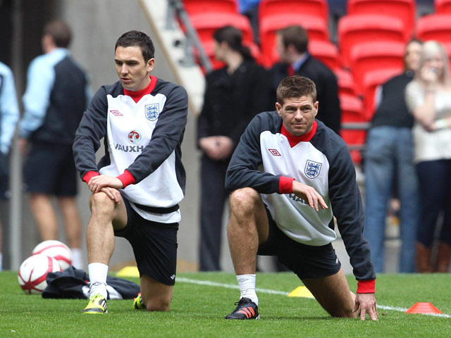Футболистам сборной Англии отдыхать между матчами Euro 2012 будет мешать ежечасный сигнал горна