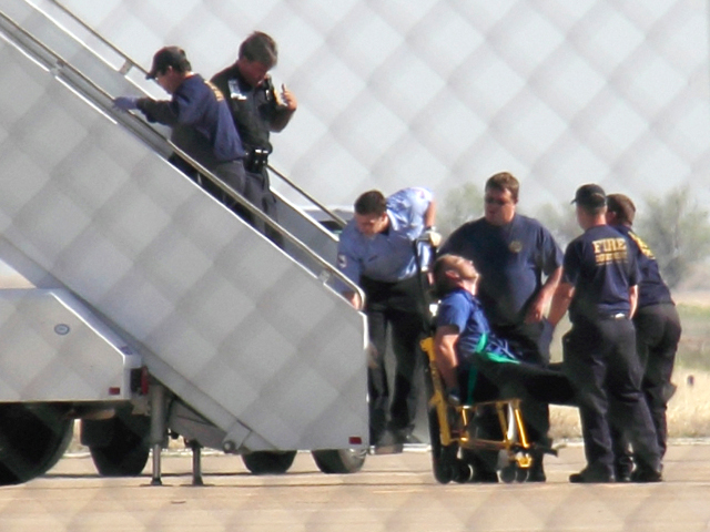 Пилоту американской авиакомпании JetBlue, чьи неадекватные действия неделю назад привели к внеплановой посадке авиалайнера в Техасе, отказано в освобождении под залог