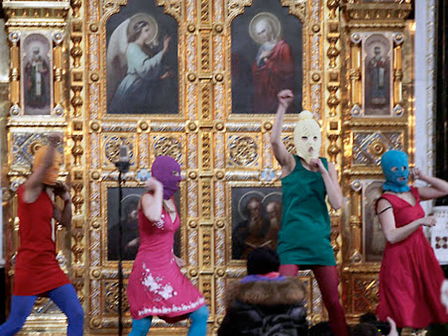 Международная правозащитная организация Amnesty International после некоторых раздумий признала участниц российской панк-группы Pussy Riot, арестованных за скандальное выступление в храме Христа Спасителя, узниками совести