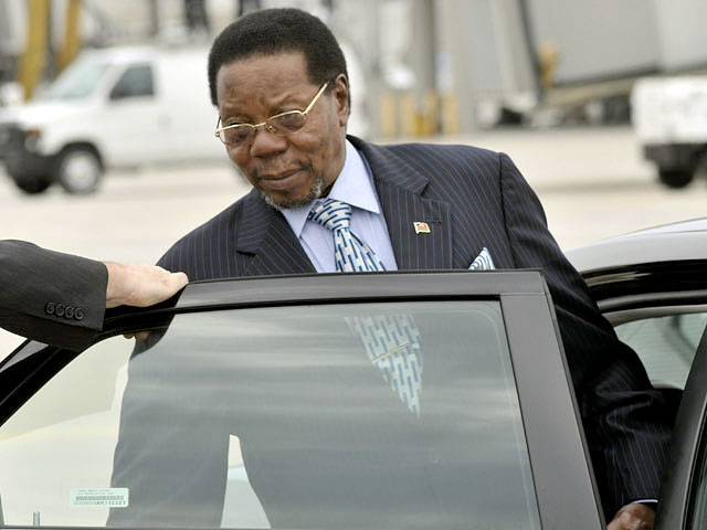 Власти Малави до сих пор официально не объявили о кончине президента Бингу ва Мутарика, хотя многие мировые СМИ сообщили об этом почти сутки назад со ссылкой на неназванные источники в медицинских кругах