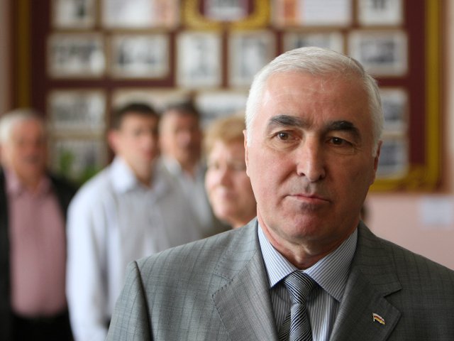 Глава ЦИК Южной Осетии Белла Плиева поздравила Леонида Тибилова с избранием на пост президента