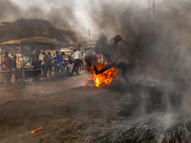 В городе Джос, в центральной части Нигерии, произошел взрыв. Пострадали несколько человек, но погибших нет