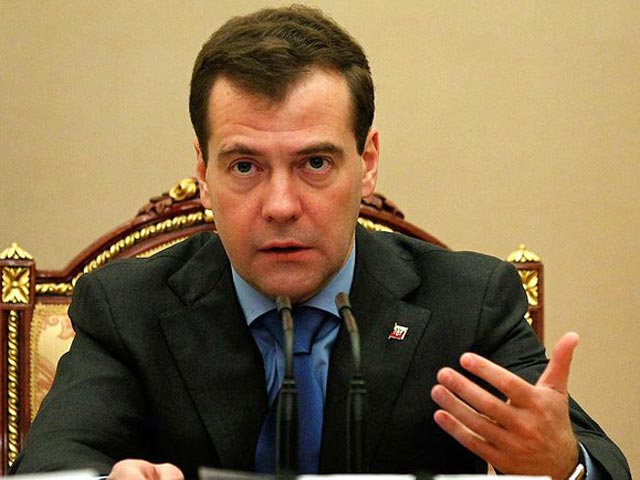 Уходящий президент Дмитрий Медведев предложил обсудить с парламентом вопрос о возможности объявления амнистии в отношении осужденных за экономические преступления