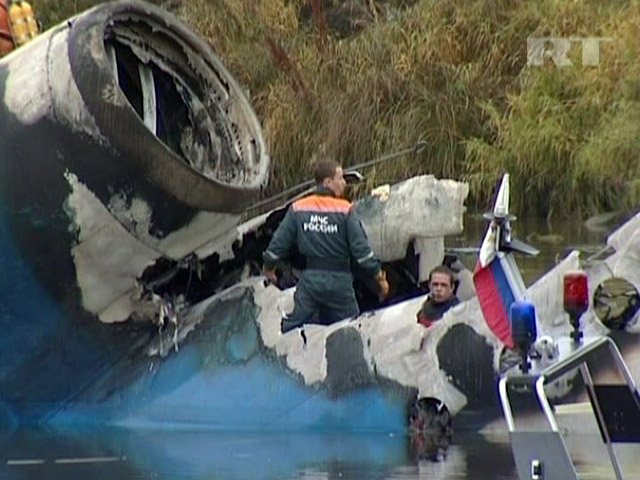 Следственный комитет России опроверг информацию о том, что крушение самолета Як-42 в сентябре 2011 года, при котором погибли 44 человека, произошло из-за теракта