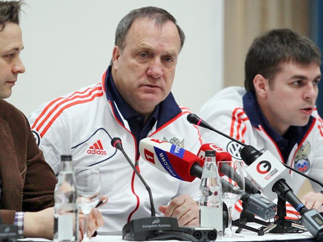 Тренер сборной России по футболу Дик Адвокат ведет переговоры с голландцами