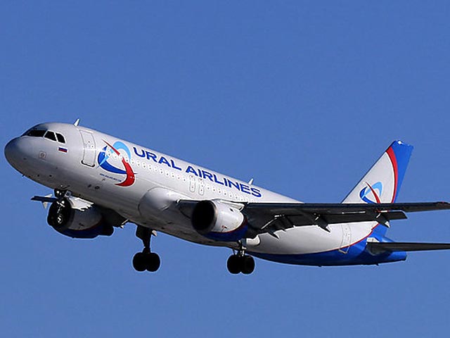 Самолет авиакомпании "Уральские авиалинии" в пятницу вечером вернулся в аэропорт "Кольцово" после взлета из-за технического сбоя одной из систем