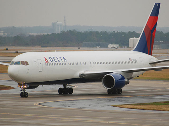Самолет "Боинг-767" американской авиакомпании Delta