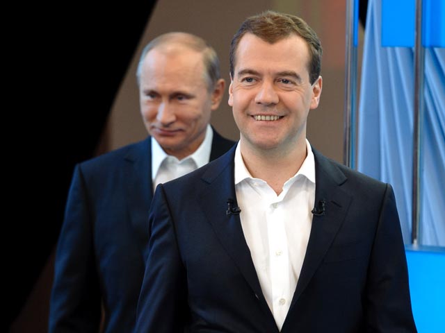 Китайские официальные источники, которые обычно дипломатично рассуждают о сотрудничестве с Россией, впервые выступили с резкой критикой результатов правления Дмитрия Медведева и Владимира Путина и выразили обеспокоенность перспективами третьего срока Пути