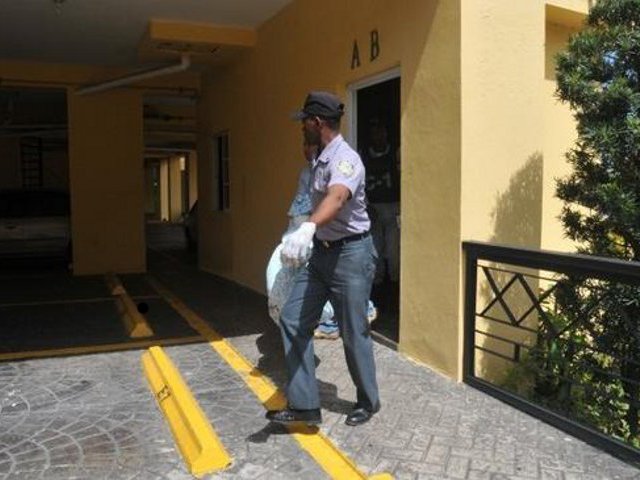 Полиция Доминиканской Республики обнаружила в квартире в центре столицы Санто-Доминго тело дипломата с Тайваня, 55-летней Джулии У