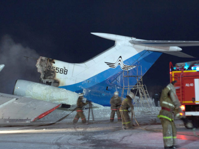 Самолет Ту-154Б компании "Когалымавиа", выполнявший рейс 348 в Москву, загорелся в аэропорту Сургута 1 января 2011 года при выруливании на взлетно-посадочную полосу. На борту в тот момент находились 116 пассажиров  
