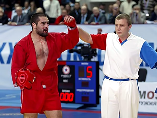 Болгарский боец смешанных единоборств Благой Иванов, победивший в 2008 году россиянина Федора Емельяненко, вышел из комы