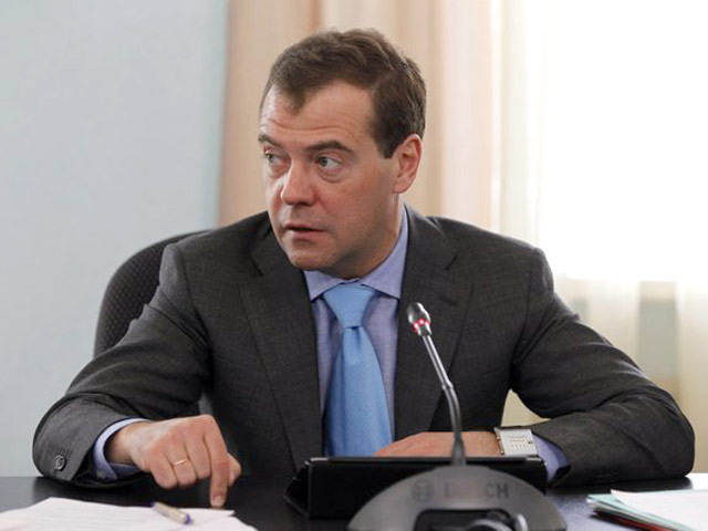 В марте президент Дмитрий Медведев поручил правительству и ЦБ проработать юридическую базу для работы финансового омбудсмена, соответствующий законопроект, регулирующий деятельность нового "защитника от финансов", будет готов уже в мае