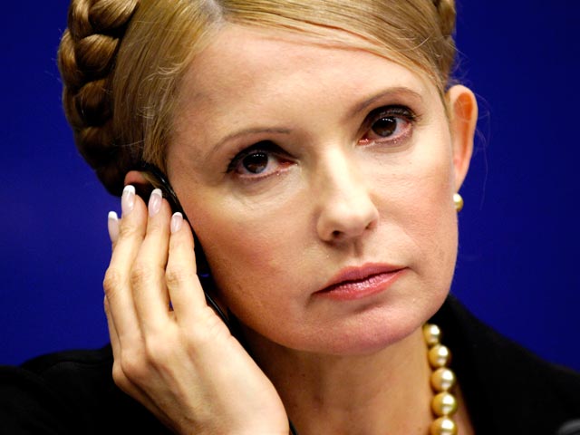 Бывший премьер-министр Украины Юлия Тимошенко тратила утаенные от государства огромные средства, утверждает Генпрокуратура Украины